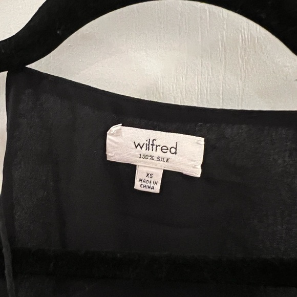 Wilfred 100% Silk black tank - Picture 2 of 2